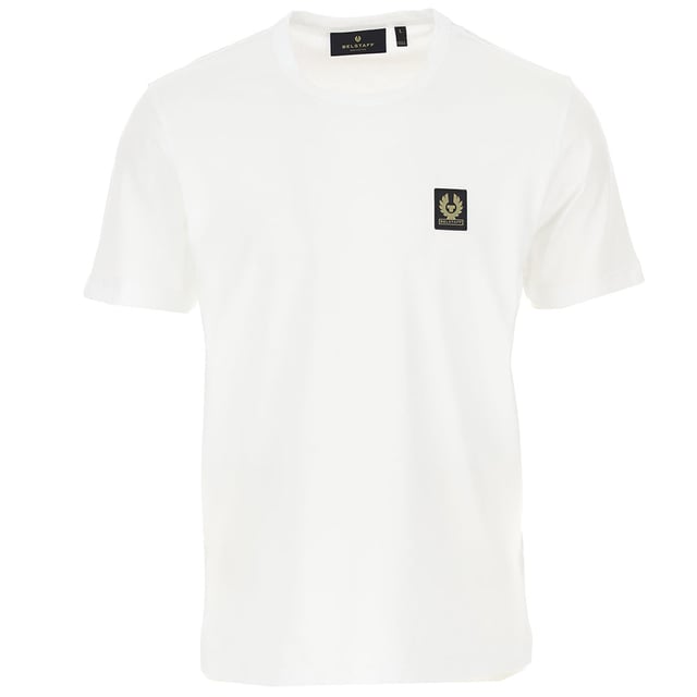 This Belstaff Mens Cotton Logo T-shirt in White is crafted in a featherweight cotton jersey, the simple tee offers a breathable and soft handle. Featuring a classic crew neck and short sleeves, with the Phoenix patch adding iconic detail.

100% Cotton Jersey
Featherweight
Crew neck
Short sleeve
Phoenix patch to chest