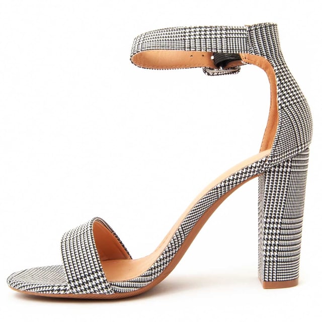 Dames hoge hak sandalen. Comfortabele pasvorm. Gevoerde binnenzool. Antislip zool. Versterkte stiksels. Gemaakt door andere merken voor ons merk. Ongeveer hoogte van de hak: 12 cm.