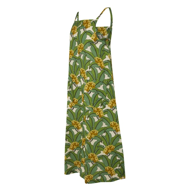 100% Cotton. Fabric: Coolweave, Poplin. Design: All-Over Print, Flowers, Tropical. Fabric Technology: Breathable, Ventilated. Elasticated, Front Seam Detail, Gathered Back. Neckline: Square Neck. Sleeve-Type: Sleeveless. Pockets: 2 Patch Pockets. Sustainability: Sustainable Materials. 8 UK: 32 in. 10 UK: 34 in. 12 UK: 36 in. 14 UK: 38 in. 20 UK: 45 in. 18 UK: 43 in. 16 UK: 40 in.