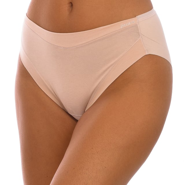 Invisible panty Janira.
 Matching elastic waistband.
 Brand detail printed on the upper side.
 Extremely soft and elastic fabric.
 It does not press or stick, totally invisible.
 Matching interior lining.
 Seams seen in tone.
 Composition: 82% Cotton, 18% Elastane
 Care:
Wash at a maximum temperature of 30º.
 -Do not use bleach.
 -Do not use an iron.
 -Do not use dryer.
 -Do not dry clean.