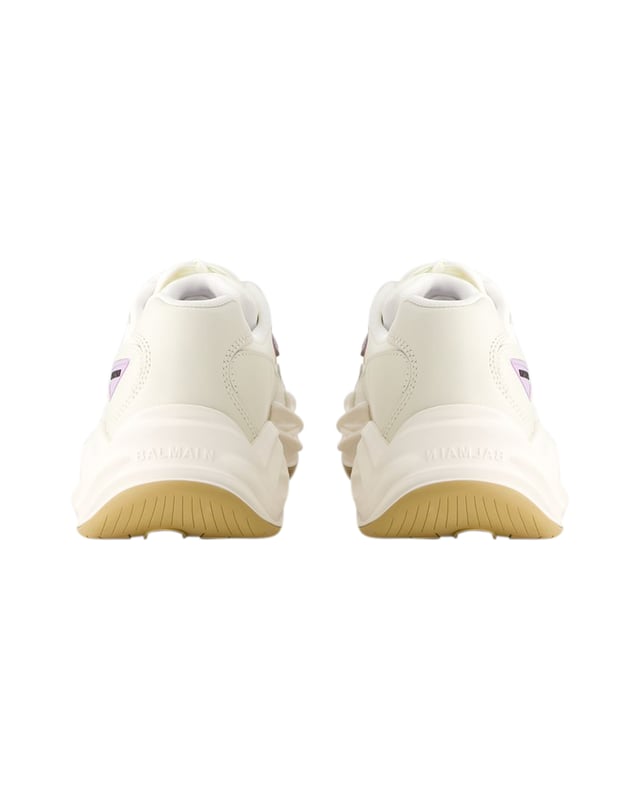Colours: BEIGE - 0DA CREME. Material: synthetic leather. Sole: rubber. Made in Tunisia. Closure: top laces. Toe shape: pointed. Fit: true to size - Sizing European.