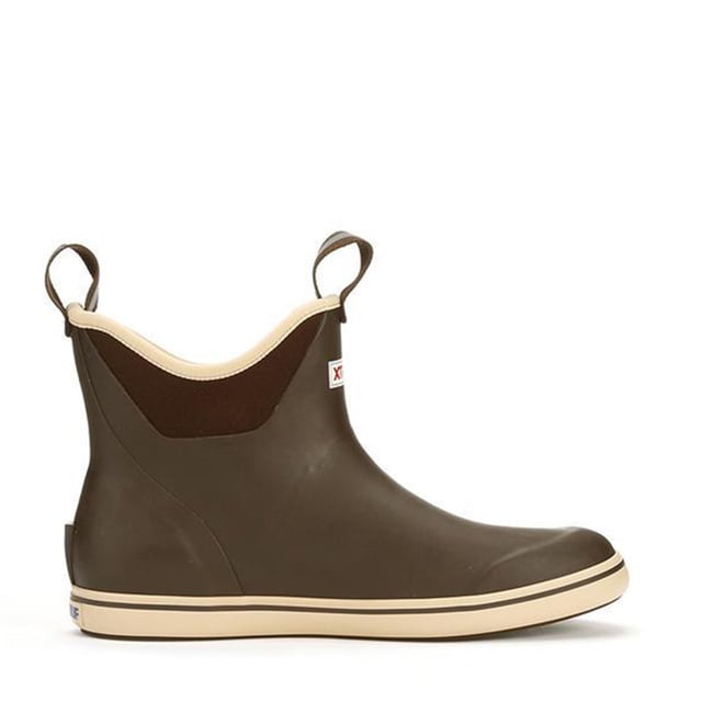We've created a lightweight design with the same slip-resistant Chevron outsole found in our Legacy boots. The performance ankle deck boot is the perfect boot for any on the water athlete looking for protection with slip-on-and-go styling.