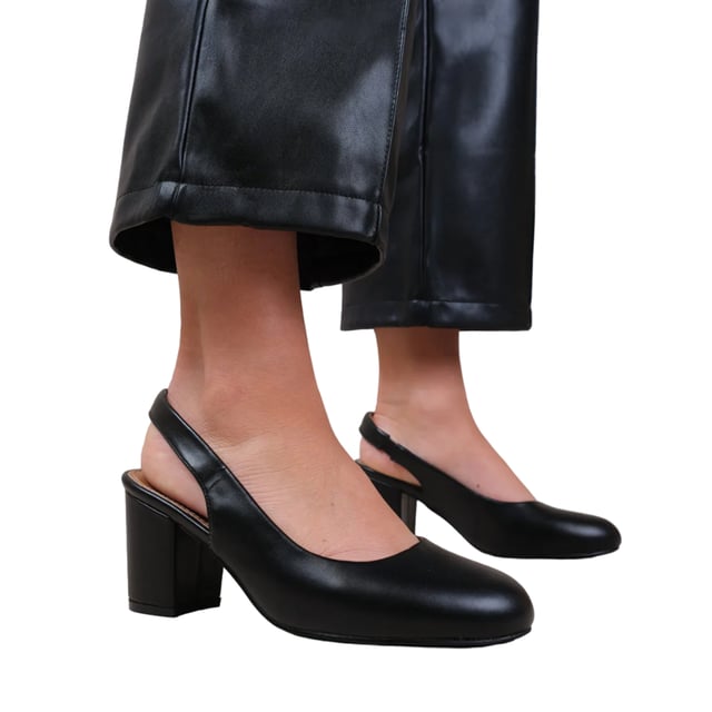 Gewebetechnik: langlebig. Obermaterial: Kunstleder. Marke: Where's That From. Zum Anschlüpfen. Einlegesohle: gepolstert. Laufsohle: Gummi, Traktionsgriff. Slingback. Absatz: Blockabsatz. 6,86 cm. niedrig geschnitten. Design: Unifarben. Zehenstil: Mandelförmig.