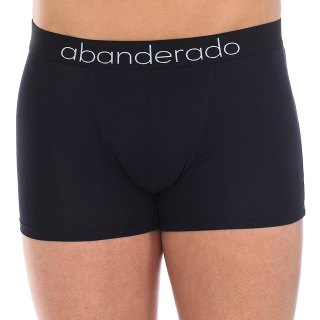 Bóxers Bambú Abanderado.
Color Negro-verde kaki
Cinturilla de goma elástica, con el nombre grabado.
Tejido transpirable y suave.
Frontal anatómico, con capacidad de sujetar sin apretar.
Costuras vistas a tono.

Composición:  93% Viscosa, 7% Elastano

Lavar a temperatura máx. 30º.
- No usar lejía.
- No usar secadora.
- No planchar.
- No lavar en seco.