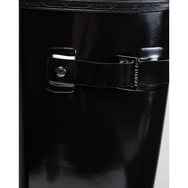 Womens Refined Tall Gloss Boot
The Refined boot has a streamline design with a slimmer fit, moulded outsole, constructed from fewer rubber layers for a more lightweight feel. Great for long walks in the countryside or city strolls. 100% recycled polyester lining and 100% waterproof with a high gloss finish.

Natural Rubber Upper
Moulded Rubber Outsole
Handcrafted
Hunter Branded Hardware
U - 100% Rubber L - 100% Recycled Polyester O - 100% Rubber
Use Boot Shine and Rubber Boot Buffer

WFT2200RGL