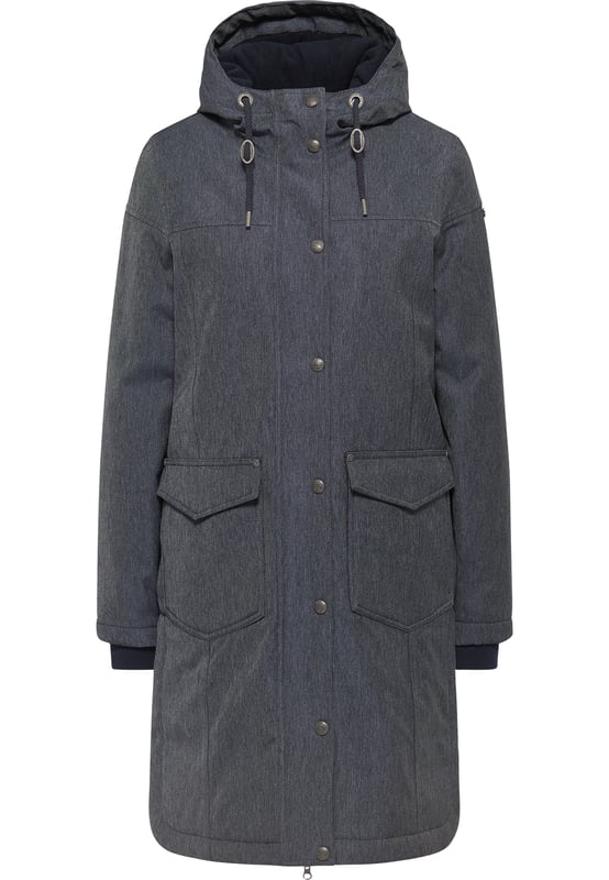 De winterjas van DreiMaster Vintage heeft een vernieuwende en casual denim look. De jas inspireert ons niet alleen vanwege zijn coole jeanslook, maar ook vanwege zijn robuuste weerbestendigheid, waardoor de jas dankzij een hoogwaardige coating wind- en waterafstotend is. Comfortabele warmte wordt geboden door vulling en een zachte fleece voering. Het denimdesign wordt visueel aangevuld door de capuchon, de siernaden en de twee opgestikte klepzakken met klinknagels, die ook als zijzakken fungeren. Een verwarmende fleecevoering aan de binnenkant van de zakken maakt ze behaaglijk en verwent koude handen. De jas wordt gesloten met een rits met kinbescherming en een doorlopende drukknoopsluiting. Twee zijsplitten, die met drukknopen kunnen worden gevarieerd, zorgen voor draagcomfort en beenruimte. Aan de binnenkant bevindt zich een binnenzak met drukknoop en praktische draagriemen waarmee u de jas nonchalant kunt dragen. Geweldige look, veel comfort plus talrijke logodetails, gegraveerd op knopen en klinknagels.  Winter parka