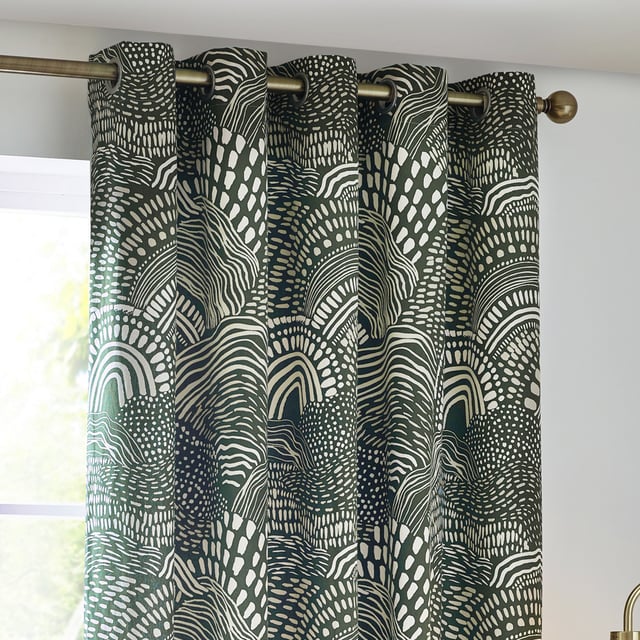 Blending modern neutrals with nature-inspired tones to create an inspiring collection of prints that stand the test of time. Create impact with simple but stylish prints. Nola is a new modern classic. Featuring a unique geometric design inspired by minimalist and abstract art, these printed eyelet curtains are woven using 100% cotton half-panama fabrics and are complete with room-darkening qualities, making them suitable for every type of home.