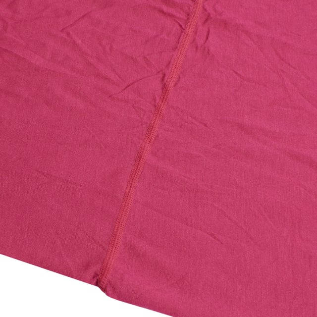Infinity-Kragen Buff aus Viskose und Polyester, entworfen, um Weichheit, Leichtigkeit und Stil für jeden Anlass zu vereinen.

 Hauptmerkmale:

 - Hergestellt aus einer Mischung aus Viskose und Polyester, die sich weich anfühlt und eine höhere Widerstandsfähigkeit bietet.
 - Rohrförmiges Design mit Infinity-Hals, einfach zu tragen und zu kombinieren.
 -Unisex.
 - Elastischer Halstuch.
 - Atmungsaktives und schnell trocknendes Material, perfekt für den täglichen Gebrauch zu jeder Jahreszeit.
 - Einheitsgröße.
 - Für Erwachsene konzipiert.
 - Erhältlich in einer Vielzahl von Farben und Drucken mit dem Buff-Logo, das die Qualität der Marke hervorhebt.

 Ein vielseitiges und funktionelles Kleidungsstück, perfekt für alle, die Komfort und Design in einem einzigen Accessoire suchen.
 Maßnahmen: 53X64,3cm
 Komposition: 50 % Viskose, 50 % Polyester
 Pflege:
- Maschinenwäsche max. bei 40 °C.
 - Vermeiden Sie die Verwendung von Weichspülern.
 - Verwenden Sie kein Bleichmittel.
 - Benutzen Sie keinen Trockner.
 - Kein Bügeln.