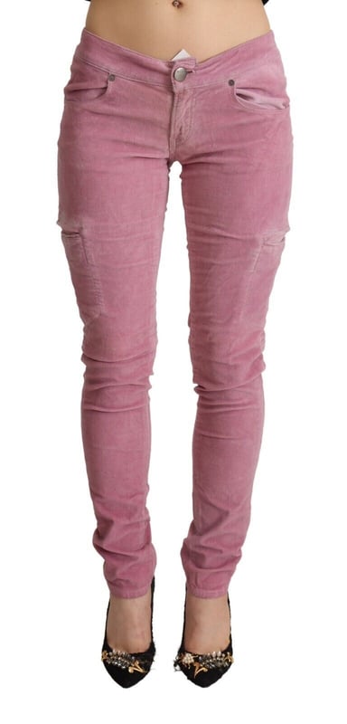 Slim fit jeans with zipper and button closure
  Low waist skinny denim
  Color: Pink
  Material: 97% Cotton 3% Elastane
  Logo details
Material: 97% Cotton 3% Elastane