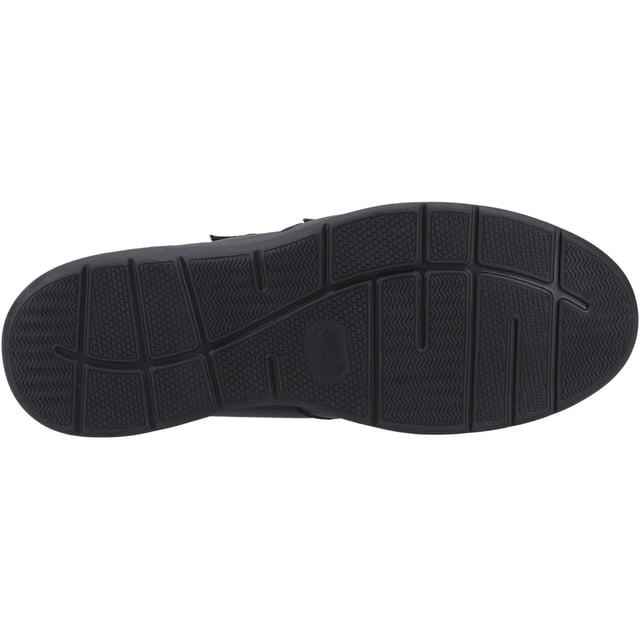 With its soft leather upper, a padded collar and double touch fastening for easy on and off, the Magnus is a stylish choice for comfortable and casual winter style