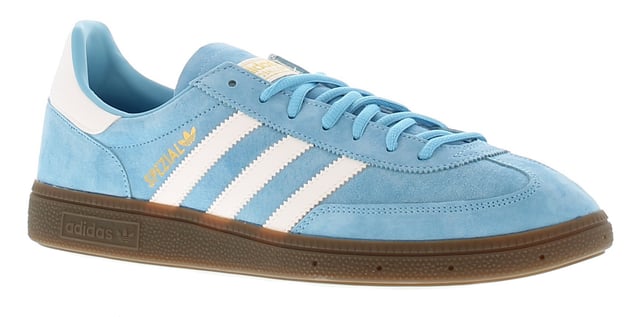 <Ul><Li>Adidas Originals Handball Spezial Herren Sneakers in Himmelblau/Weiß</Li><Li>Herren Adidas Handball Spezial Trainer mit Lederoberfläche. Sieben Ösen-Schnürung. Klassisches 3-Streifen-Design an der Seitenwand und Branding auf der Zunge.</Li><Li>Lederoberfläche</Li><Li>Textilfutter</Li><Li>Kunststoffsohle</Li><Li>Herrenmode Sneakers von Adidas</Li></Ul>