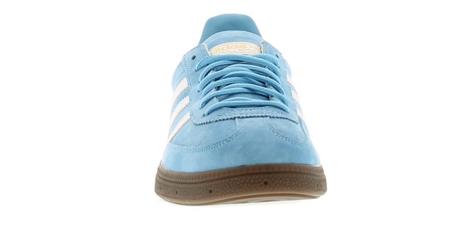 <Ul><Li>Adidas Originals Handball Spezial Herren Sneakers in Himmelblau/Weiß</Li><Li>Herren Adidas Handball Spezial Trainer mit Lederoberfläche. Sieben Ösen-Schnürung. Klassisches 3-Streifen-Design an der Seitenwand und Branding auf der Zunge.</Li><Li>Lederoberfläche</Li><Li>Textilfutter</Li><Li>Kunststoffsohle</Li><Li>Herrenmode Sneakers von Adidas</Li></Ul>