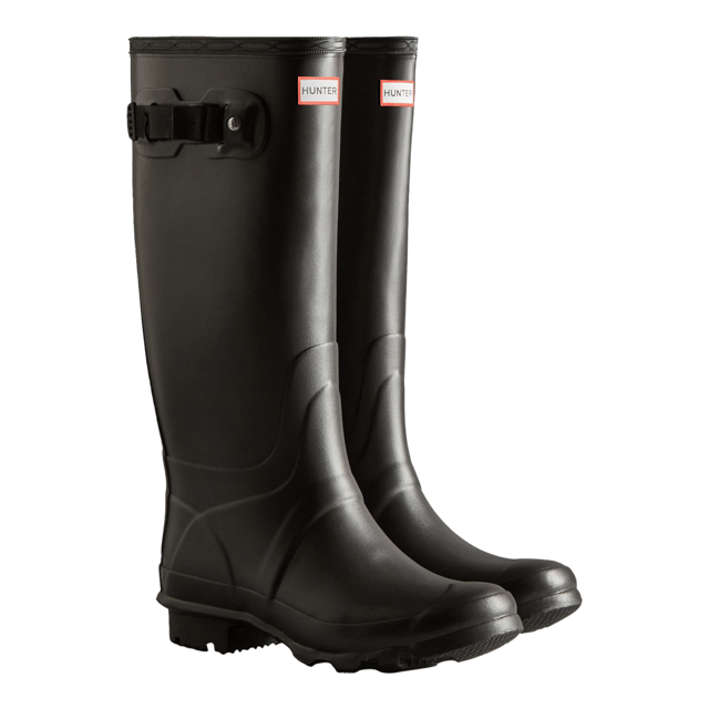 The Huntress Wellington boot is a durable design, handcrafted from a soft rubber compound. This black style features a slightly lower leg length compared to the Original Tall and a wider calf for optimum comfort.