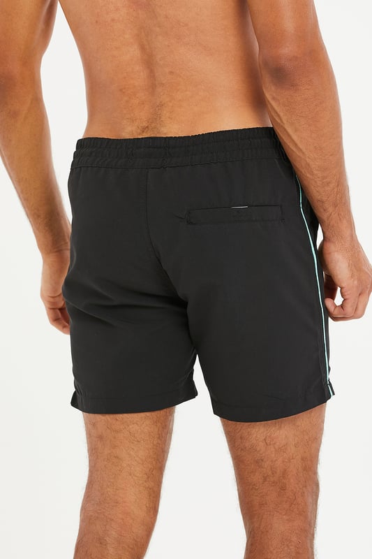 These swim shorts from Threadbare are made of quick-drying, recycled polyester with a mesh liner. They feature an elasticated waistband with adjustable drawstring and 2 side pockets. Perfect for the beach or by the pool. Other colours and prints available.