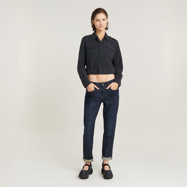 Low waist. Relaxed fit at hips and thighs, soft tapered towards the ankles. 5 pockets. Zip fly. Label at the back waist- cow grain leather. Zip & button closure. Low waist. Designed by G-Star RAW, this is a world's 1st Cradle to Cradle Certified® Gold Stretch Denim Fabric. It is our follow up to the world's 1st non-stretch Cradle to Cradle Certified® Gold denim fabric, which we introduced to the market in February 2018. Developed with RFTPi-Raw for the Planet Indigo-world’s cleanest indigo dyeing process, formulated in partnership with DyStar®, G-Star and Artistic Milliners. RFTP-Indigo uses 15% less indigo, 70% less chemicals, no salts, and produces no salt by-product during reduction and dyeing process, saving water and leaving clean and recyclable water effluent. Boyfriend