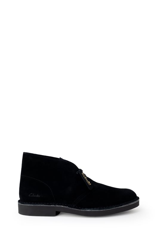 Marca: Clarks.
  Genero: Hombres.
  Tipo: Botas.
  Temporada: Otono/Invierno.
  Color: negro.
  Patron: liso.
  Sujecion: cordones.
  Detalles: botines.
  Composicion: 100% piel.