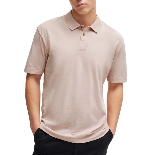 Mens Hugo Dangula Logo Print Polo Shirt in pink.- Polo collar.- Short sleeves.- Two button placket.- Small contrast logo.- Relaxed fit.- Ref: 50493206681