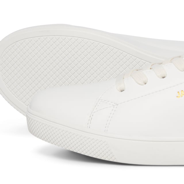 Zapatillas deportivas para hombre de la marca Jack & Jones. El zapato está hecho de cuero sintético de alta calidad.  Marca: Jack & JonesNombre del modelo: BossCategoría: zapatos para hombreMateriales: piel sintéticaColor: blanco, coñac.