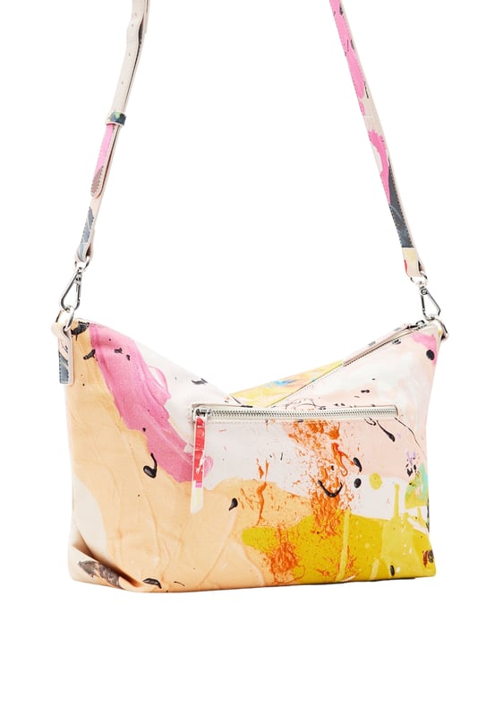 Gran bolsa de lona para mujer de DESIGUAL con un motivo del artista Pink Morro, con un colgante desmontable con cuerdas de estilo trekking, varios asas y correas, y bolsillos.
