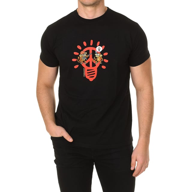 Camiseta de marga corta.
Color Negro
Cuello redondo con acabado acanalado.
Estampado de la marca en el frontal.
Costuras vistas a tono.

Composición:  100% Algodón

Cuidados:
- Lavar a máquina máximo 30ºC.
- No usar lejía.
- Planchar a temperatura media.
- No usar secadora.
- No lavar en seco.