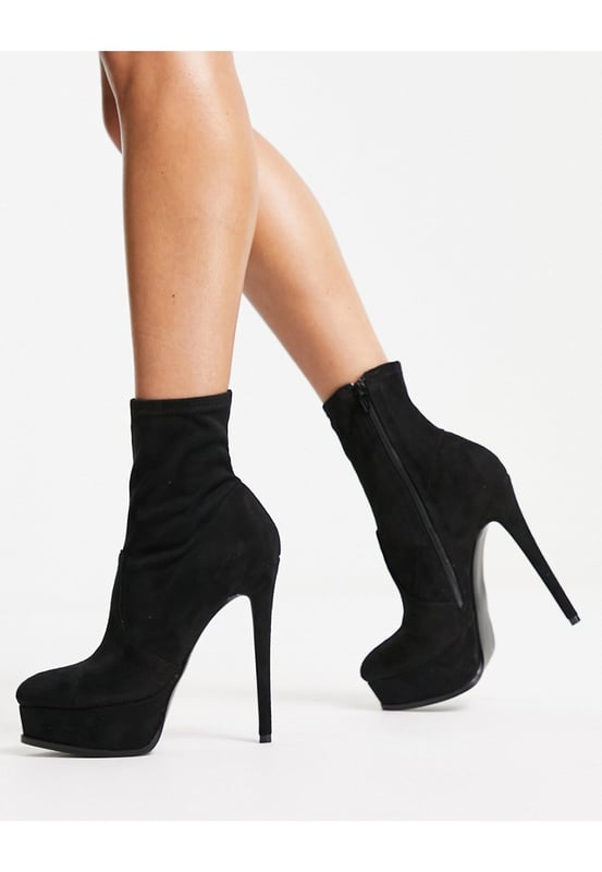 Pointed platform boots top
