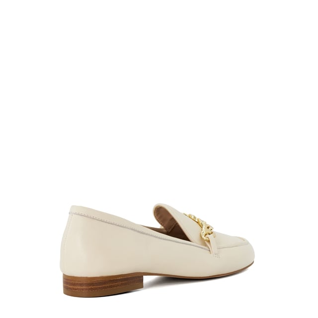 The new way to update your shoe collection? Large chain detailing. Meet Gaiia: the loafer made to elevate your semi-smart lineup, designed in-house with a clean almond-toe silhouette, accented with a contemporary finish.