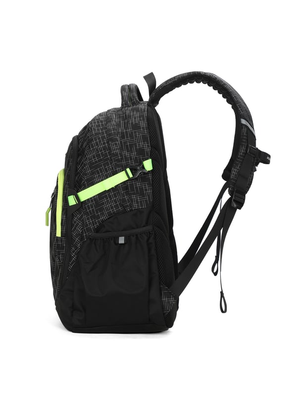 Mochila unisex. El cierre es con cremallera. Los bolsillos internos son bolsillos multifuncionales. Hay tres bolsillos externos con cremallera y dos laterales abiertos. Falta la correa para el hombro. El asa es de tela. Hay un compartimento interno. El material exterior es poliéster. Internamente está forrado en poliéster. Medidas: 49x33x19 cm. Producto de moda