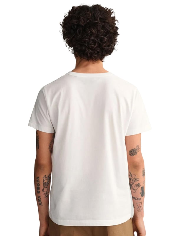 Mens Designer Gant Archive Shield T-Shirts feature Short Sleeves and a Crew Neckline. Gant Logo Printed on chest. Crafted With 100% Cotton, these Lightweight and breathable Regular Fit T-shirts are Machine Washable.