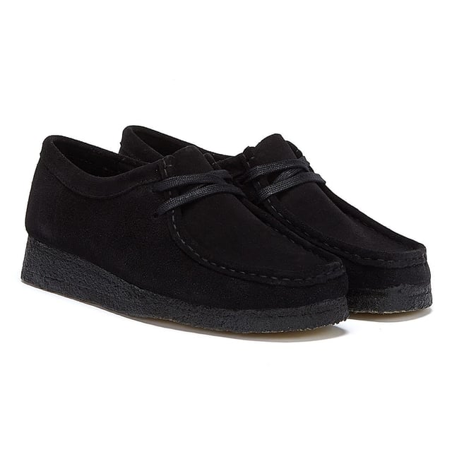Launched in 1964, the moccasin-inspired Wallabee, with its clean and simple lines, has become an iconic Clarks design. Crafted from premium suede this classic design features a distinctive crepe sole along with a 2-eye lace-up fastening .