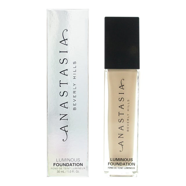 This water-resistant liquid foundation delivers long-wearing, medium coverage yet still feels weightless and looks ultra-fresh. It blurs any imperfections without caking or masking the skin’s natural radiance. Gives the complexion a fresh, radiant look with a lightweight, second-skin feeling. Formulated without gluten, parabens, alcohol, oil, mineral oil or talc. Suitable for all skin types, including sensitive skin.