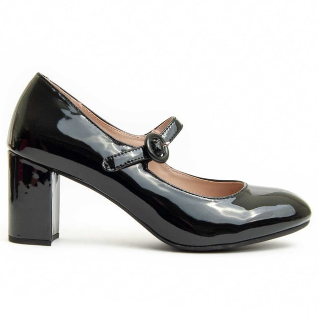 Hakken voor vrouwen. Comfortabele pasvorm. Gemaakt van veganistische materialen. Geproduced door andere merken voor ons merk. Approximate maat: 7 cm hak.