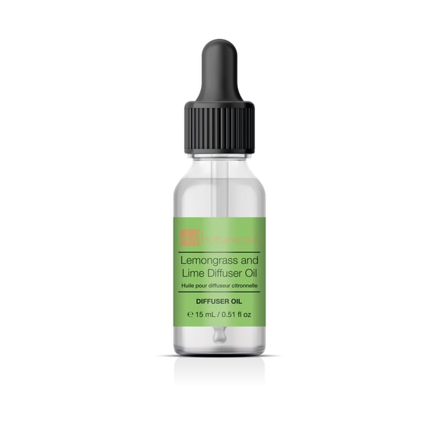 Dr Botanicals ofrece un trío de aceites difusores de profunda relajación, que presenta tres mezclas para crear un ambiente sereno. El aceite difusor calmante combina lavanda, pachulí y madera de cedro para una atmósfera tranquila. El aceite difusor relajante mezcla eucalipto, jazmín, naranja y ylang para crear un aura de descanso. El aceite difusor elevador mejora el estado de ánimo con bergamota, naranja, limón, pachulí, lavanda y tomillo rojo. Experimenta las fragancias relajantes y mejora tu hogar con estas fórmulas orgánicas y naturales.