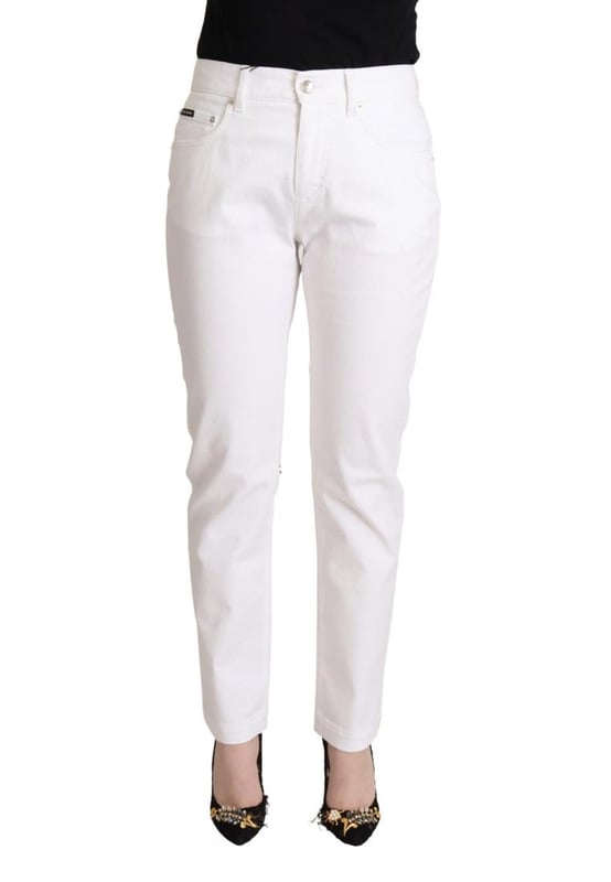 Gorgeous Dolce & Gabbana Mid Waisted Tapered Denim Jeans with Logo Patch
  Brand new with tags
  100% Authentic
  Tapered jeans in a regular fit
  Color: White
  Zipper and button closure
  Logo details
  Made in Italy
  Material: 98% Cotton 2% Elastane