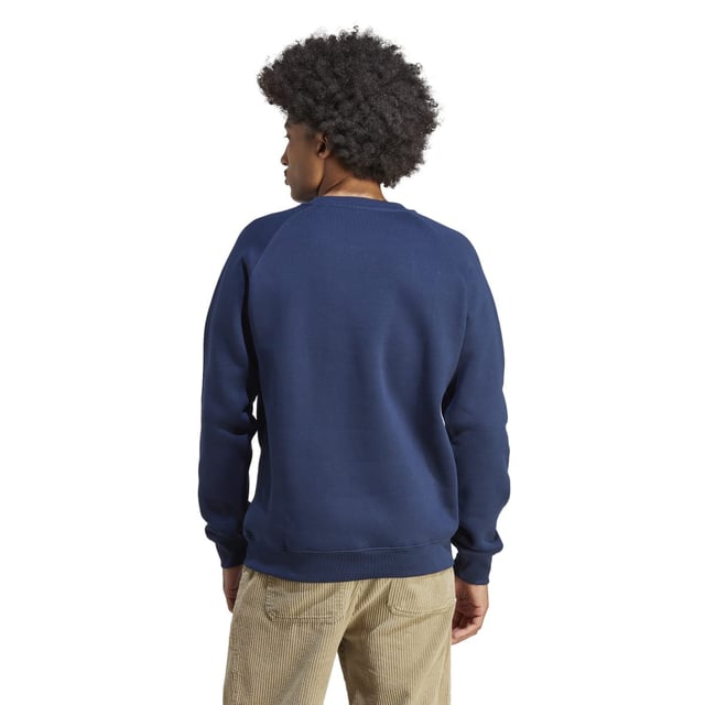 Mens adidas Originals Trefoil Essentials Crewneck Sweatshirt in navy.- Ribbed crewneck.- Ribbed cuffs and hem.- Small Trefoil logo.- Regular fit.- 70% Cotton  30% Polyester (100% Recycled).- Ref: IM4536