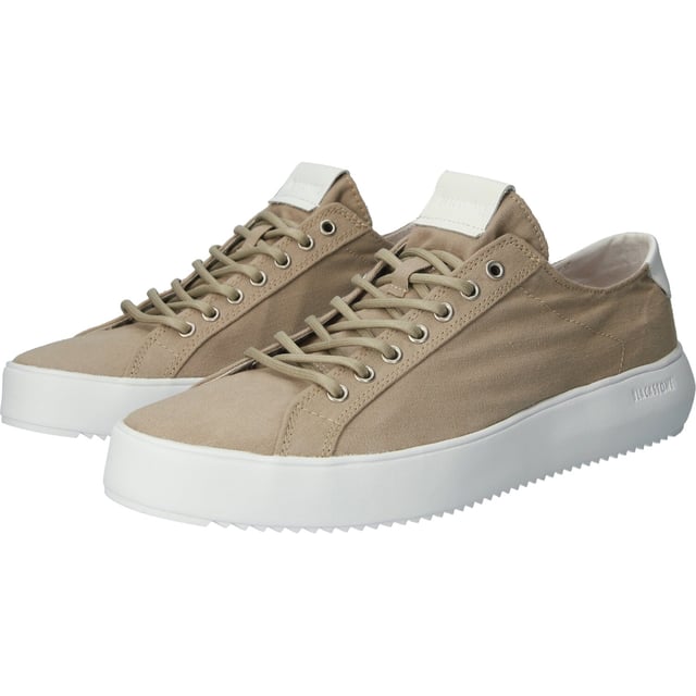 The Blackstone Morgan low is an unlined minimalist sneaker made of supple canvas. The combination of the soft material, supple sole and cotton laces makes it the perfect shoe for any occasion.