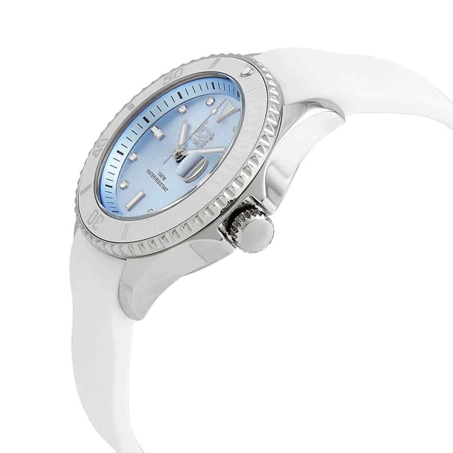 This Ice Watch Ice Steel - White Pastel Blue Analogue Watch for Women is the perfect timepiece to wear or to gift. It's Silver 35 mm Round case combined with the comfortable White Silicone watch band will ensure you enjoy this stunning timepiece without any compromise. Operated by a high quality Quartz movement and water resistant to 10 bars, your watch will keep ticking. This watch with a super soft silicone strap, will add a flash of vibrant style to all your outfits! This Analogue watch has a Calendar function: Date , Luminous Hands and Luminous Numbers High quality 16 cm length and 19 mm width White Silicone strap with a Buckle Case diameter: 35 mm,case thickness: 11 mm, case colour: Silver and dial colour: Blue