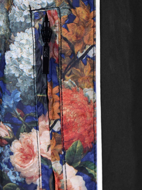 Introducing the Molo's Girls Trousers - Floral Soft Pants, an ideal addition to your little fashionista's wardrobe! Perfectly combining sophistication and ease, it's the ideal wear for any . Key features include: Bespoke Floral Print: This lively print injects a stylish and fun appeal to the trousers, turning it into a head-turner.  Softness and Easy Wear: Crafted using superior fabrics, these trousers promise unrivalled comfort and adaptability for your little girl's daily escapades.  Upgrade your girl's wardrobe with this Molo Girls Trousers - Floral Soft Pants in . Place your order right away and let your girl step out in panache!