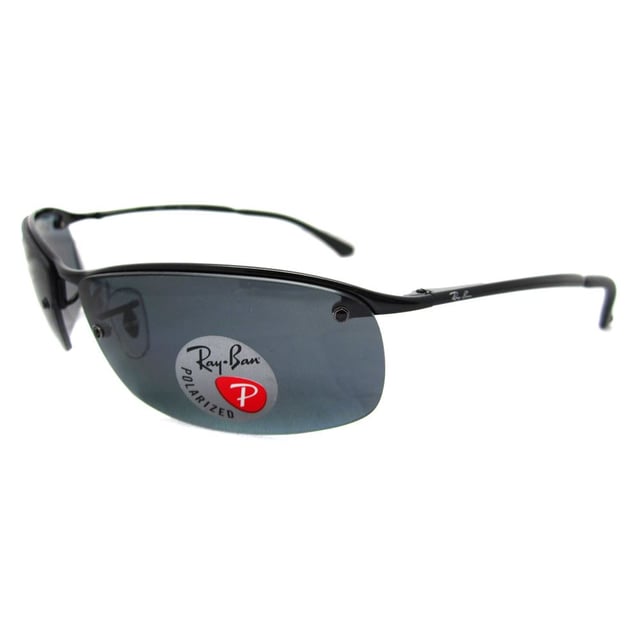 Las gafas de sol Rayban Top Bar 3183 Shiny Black Polarized Grey 002/81 son parte de la familia Ray-Ban Active y la elección perfecta para el aire libre o para quienes tienen un estilo de vida activo. Su diseño semi-rimless es moderno y minimalista, ofreciendo una apariencia elegante y discreta, y cuenta con delgadas varillas flexibles para una comodidad máxima. La montura de metal es ultraligera y las almohadillas nasales de silicona suave son ajustables para un ajuste personalizado. El emblemático logo de Ray-Ban se puede encontrar en la lente además de en la bisagra de la pata.