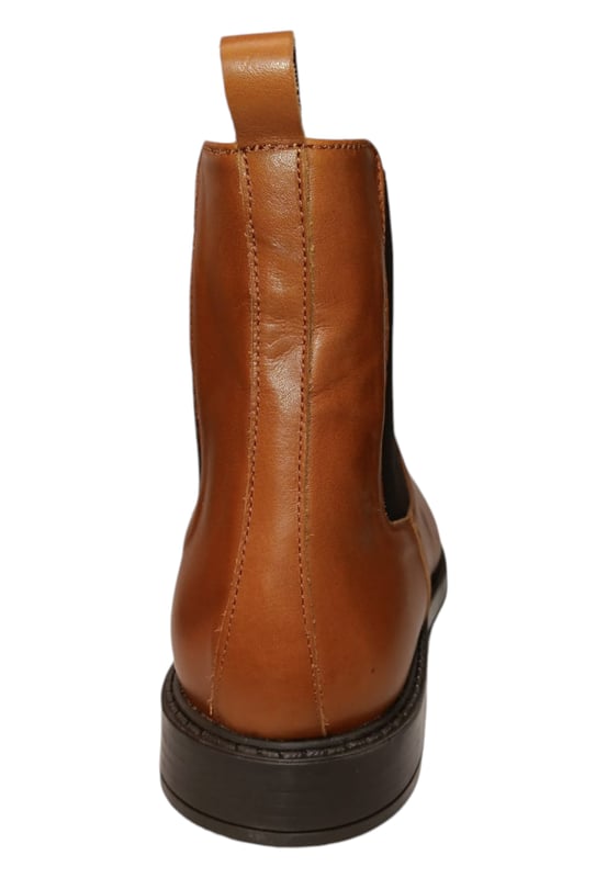 Herren-Chelsea-Stiefelette mit beidseitigem Gummizug. Er hat eine bequeme Sohle und einen leichten Absatz.