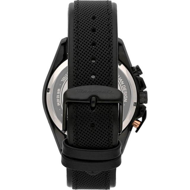 Stijlvol heren horloge van het merk Maserati in de kleur zwart met rose details. Het horloge heeft een lederen polsbandje dat ook kleiner gemaakt kan worden, de kast heeft een diameter van 45mm en het uurwerk is van Quartz.  Merk: MaseratiModelnaam: Traguardo (45mm)Categorie: heren horlogeMaterialen: edelstaal, leerKleur: zwart, rose