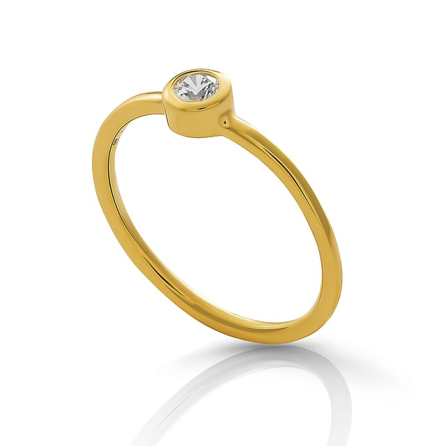 This elaborate Ring for Women from Orphelia  is the perfect gift to spoil yourself or a loved one. The Ring is made out of 925 Sterling Silver, colored Gold at Size: 56 weighing in at 0.8 grams with a Width of 0.4 cm at its widest point. The Orphelia 'Classic' Women's 925 Sterling Silver Ring - Gold ZR-7526/G is delivered in a stunning gift box and carries a two year warranty.