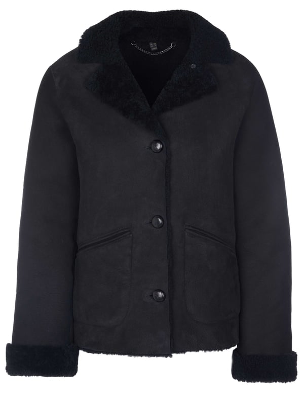 100% Lammfell; Belstaff Jacke; Modell: 255579; Hochwertig verarbeitet; Weiches Lammfell; Zwei Vordertaschen; Reverskragen; Verschluss: Knöpfe; Belstaff Logo-Details