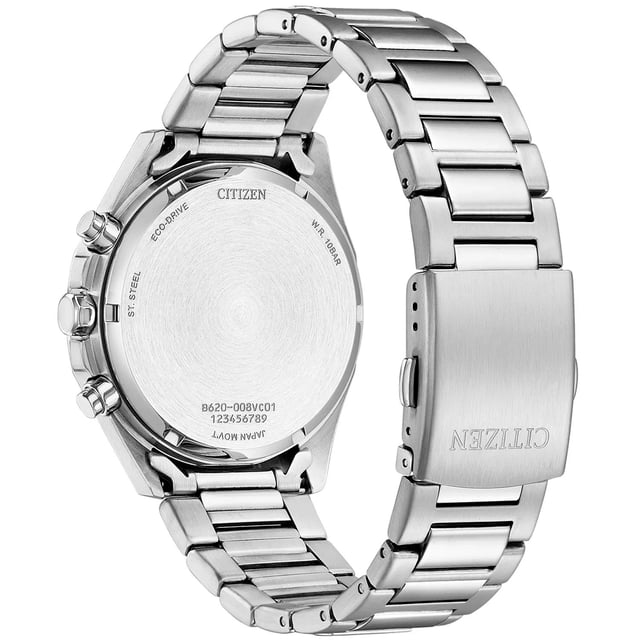Diese Citizen Chronograph Uhr für Herren ist das perfekte Zeitmessgerät zum Tragen oder Verschenken. Das silberne, runde Gehäuse mit einem Durchmesser von 43 mm kombiniert mit dem komfortablen silbernen Edelstahlarmband garantiert, dass Sie dieses beeindruckende Zeitmesser ohne Kompromisse genießen können. Angetrieben von einem hochwertigen Eco-Drive Werk und wasserfest bis 10 bar, wird Ihre Uhr weiterhin ticken. ECO-DRIVE - Eco-Drive ist eine 40-jährige Kerntechnologie von CITIZEN, die auch bei schwachem Licht Energie erzeugt und es ermöglicht, dass Uhren über sechs Monate lang im Dunkeln laufen. Diese Chronograph Uhr verfügt über eine Kalenderfunktion: Datum, solarbetrieben, Stoppuhr, 24-Stunden-Anzeige und leuchtende Zeiger. Hochwertiges 21 cm langes und 21 mm breites silbernes Edelstahlarmband mit einem Klappverschluss mit Druckknopf. Gehäusedurchmesser: 43 mm, Gehäusehöhe: 12 mm, Gehäusefarbe: Silber und Ziffernblattfarbe: Schwarz.