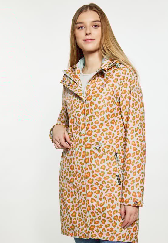 Betonen Sie Ihren Regentagsstil mit dieser Regenjacke mit Leopardenmuster. Die Jacke hat eine normale Passform und eine Länge bis zur Mitte des Oberschenkels, eine verstellbare Kapuze und verschweißte Nähte für Wasserbeständigkeit. Der Reißverschluss ist unter Druckknöpfen versteckt und zwei Fronttaschen sorgen für Funktionalität. Jacke mit langen Ärmeln und verstellbaren Kordelzügen in der Taille. Gehen Sie hinaus in diesen Parka mit Gepardenmuster, der sowohl modisch als auch funktional ist. Die Jacke besteht aus 3000 mm wasserdichtem Stoff.  regenparka