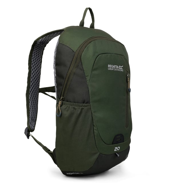 Material: Polyester. Denier: 600D. Kapacitet: 20L. Fickor: 1 framficka, flaska. Fack: 1 huvudfack. Lämplig för: 13in Laptop. Justerbar bröstkorgsrem, Air Mesh-rygg, Handtag, Vadderad, Vadderade justerbara axelremmar, Dragkedjor. Design: Kontrast, logotyp, reflekterande detaljer. Tygteknik: Slitstark, vattenavvisande. Fästning: Dragkedja.