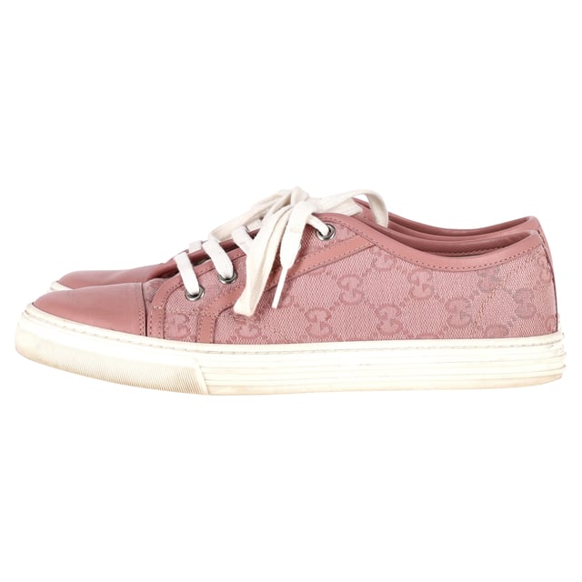 VINTAGE, RRP AS NEW
These Gucci sneakers are simple yet stylish. They've been crafted from soft pink GG canvas as well as leather and designed with simple lace-ups. Set on rubber soles, these sneakers are just perfect to ace one's casual style.


With box

Gucci GG Monogram Low Top Sneakers in Pink Leather
Condition: Very good
Signs of wear: Include Box., Minor markings, Lightly used but very well maintained. Minor mark at soles & creasing, light scuffing at the soles and heels.
Packaging: Box, Dust bag
Color: Pink | rose
Material: Leather 
Size: EU37
Measurements: Heel height: 25; Insole length: 270
SKU: TONPUGBSH370912W