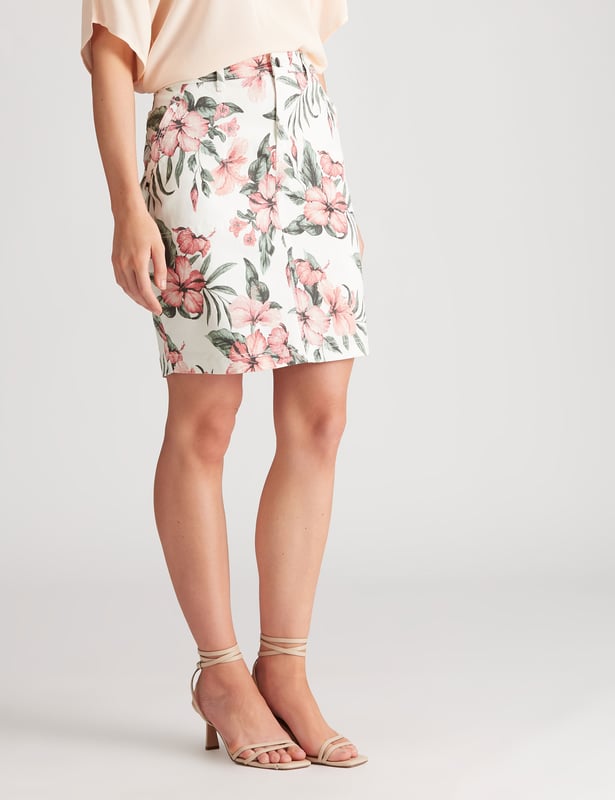 Fitted floral shop pencil skirt