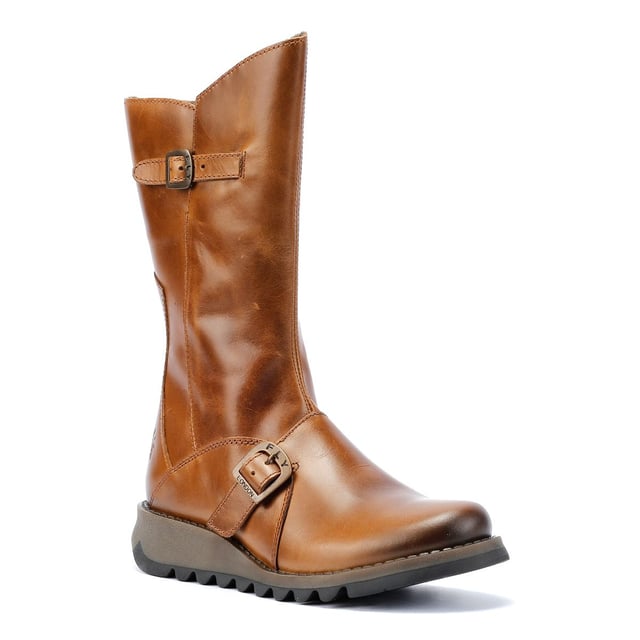 These mid calf boots from Fly London will bring you a more rugged and classic look featuring a leather upper with zip fastening on the inner for easy on / off and two decorative buckles. Complete with signature branding.