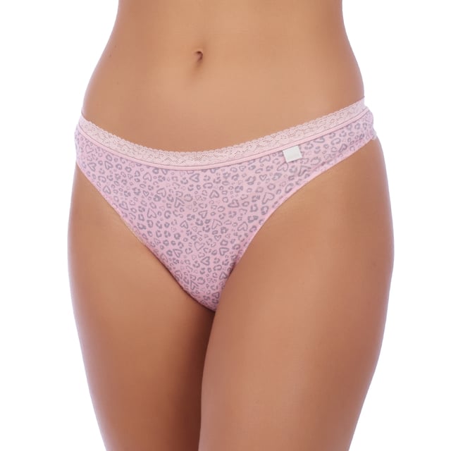 Pack de tangas para mujer confeccionadas en suave algodón, ideales para ofrecer comodidad y transpirabilidad durante todo el día.

Detalles:

- Acabado con blonda elástica en la cintura para un ajuste cómodo y femenino.
- Confección en algodón que garantiza suavidad y frescura.
- Disponibles en estampados variados, aportando estilo y versatilidad.

Perfectas para el uso diario, estas tangas combinan confort y elegancia de manera excepcional.
 Composición: 95% Algodón, 5% Elastano
 Cuidados:
- Lavar a mano o en ciclo delicado.
- Utilizar detergente suave.
- No usar lejía.
- Secar al aire.
- No planchar.