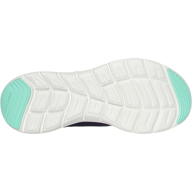 Get a new perspective on flexible sporty style and comfort with Skechers Flex Appeal 5.0. This lace-up features an engineered mesh upper with a cushioned Skechers Air-Cooled Memory Foam insole.